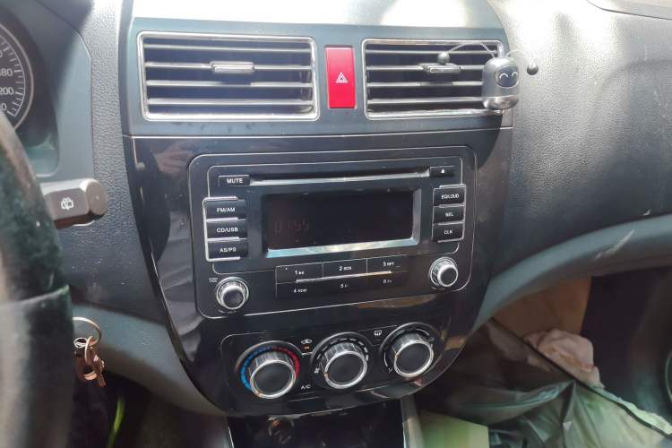 Used FORTHING Joyear 2012 LV 1.5L Manual Luxury Edition Audio And AC Panel