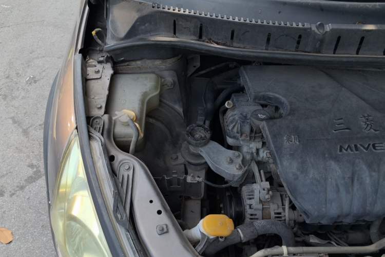 Used FORTHING Joyear 2012 XL 1.5L Manual Luxury Model Engine Bay Right