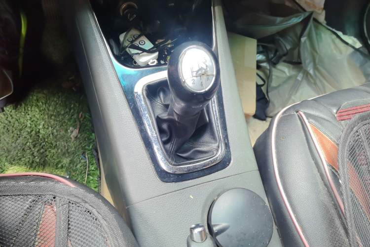 Used FORTHING Joyear 2012 LV 1.5L Manual Luxury Edition Gear Lever