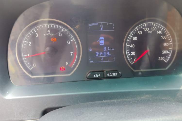Used FORTHING Joyear 2012 LV 1.5L Manual Luxury Edition Odometer Close Up