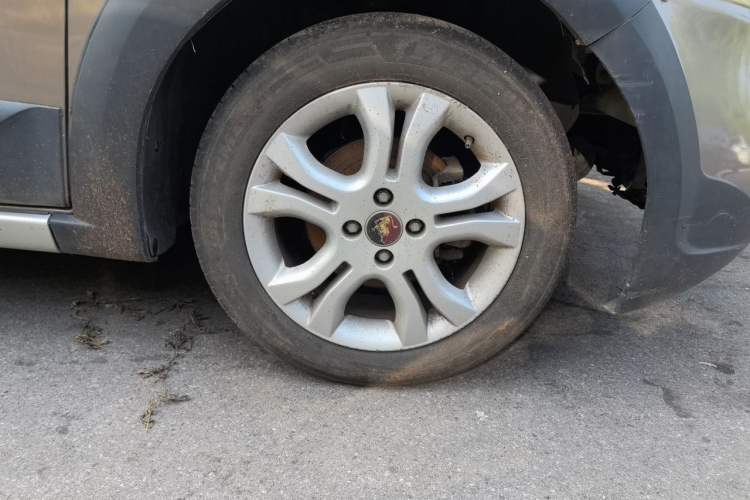 Used FORTHING Joyear 2012 XL 1.5L Manual Luxury Model Right Front Wheel Hub
