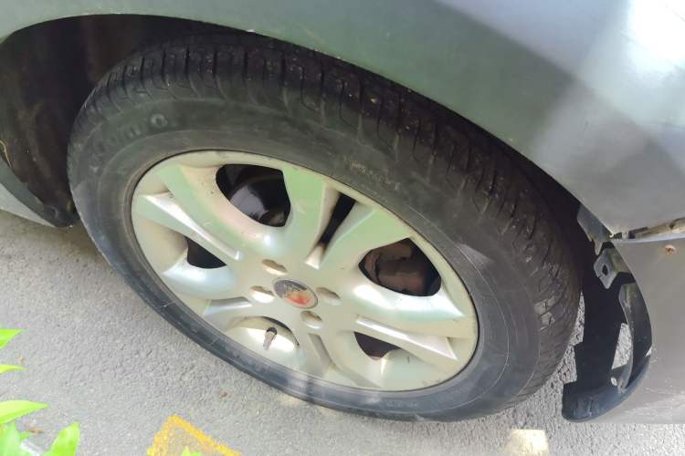Used FORTHING Joyear 2012 LV 1.5L Manual Luxury Edition Right Front Wheel Hub