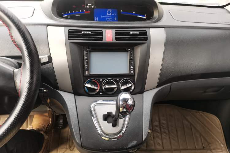 Used FORTHING Joyear 2012 LV 1.5L AMT Luxury Version Audio And AC Panel