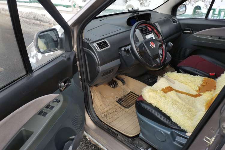 Used FORTHING Joyear 2012 LV 1.5L AMT Luxury Version Driver Seat