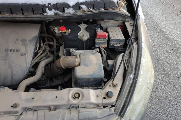 Used FORTHING Joyear 2012 LV 1.5L AMT Luxury Version Engine Bay Left