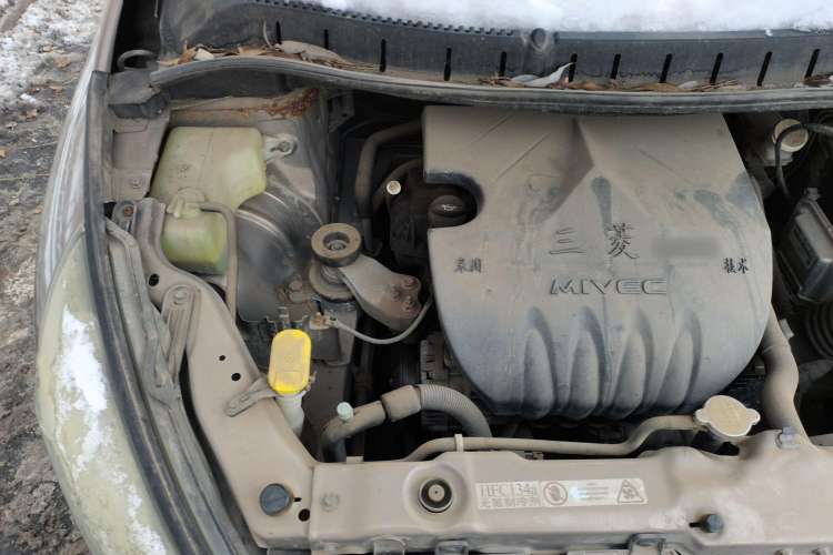 Used FORTHING Joyear 2012 LV 1.5L AMT Luxury Version Engine Bay Right