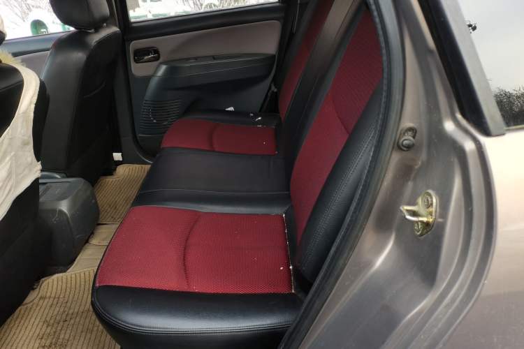 Used FORTHING Joyear 2012 LV 1.5L AMT Luxury Version Left Rear Seat