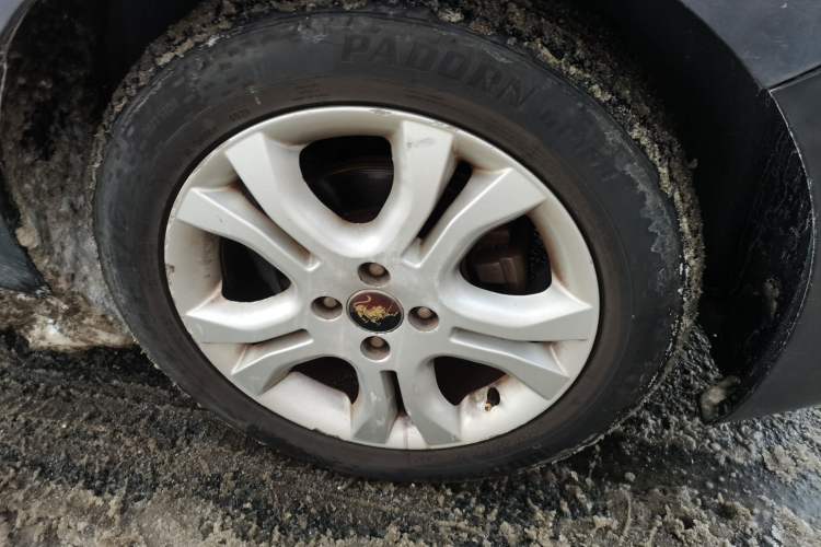 Used FORTHING Joyear 2012 LV 1.5L AMT Luxury Version Right Front Wheel Hub
