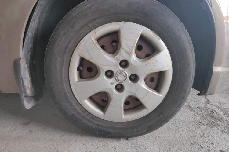 Used FORTHING Joyear 2012 XL 1.5L Manual Comfort Model Right Front Wheel Hub