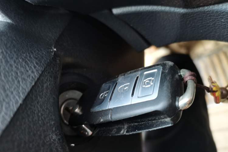 Used FORTHING Joyear 2012 LV 1.5L AMT Luxury Version Vehicle Key