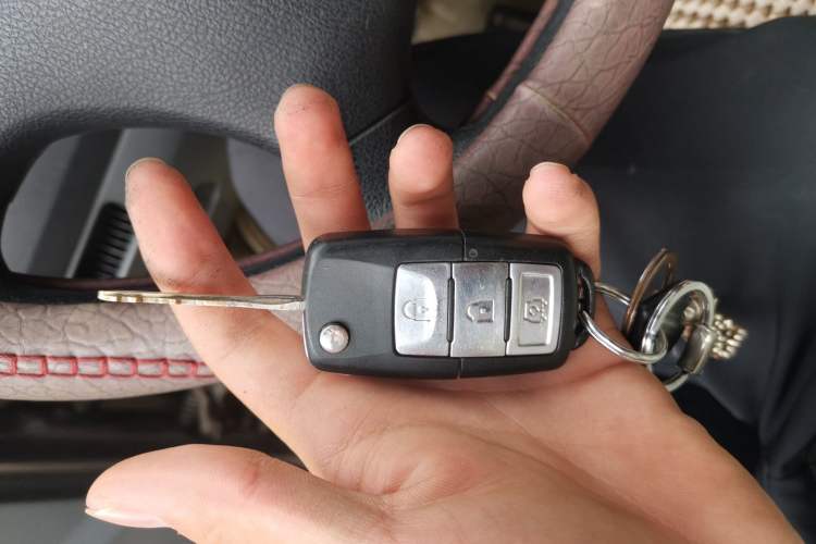 Used FORTHING Joyear 2012 LV 1.5L Manual Luxury Edition Vehicle Key