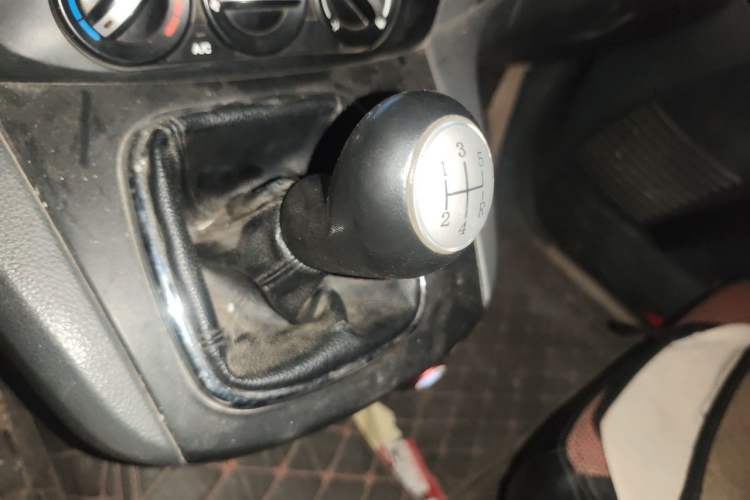 Used FORTHING Joyear 2012 XL 1.5L Manual Luxury Model Gear Lever