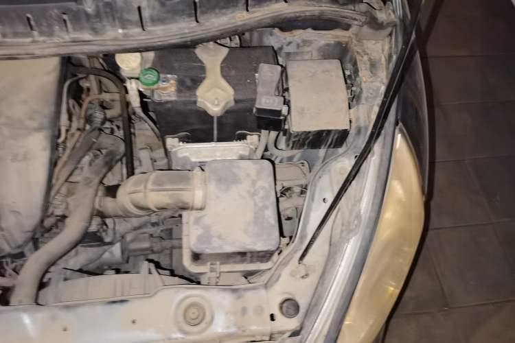 Used FORTHING Joyear 2012 LV 1.5L Manual Luxury Model Engine Bay Left