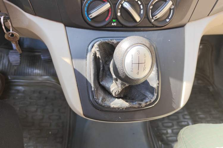 Used FORTHING Joyear 2012 XL 1.5L Manual Comfort Model Gear Lever