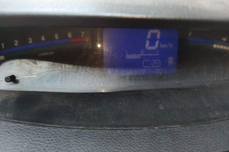 Used FORTHING Joyear 2012 LV 1.5L Manual Luxury Edition Odometer Close Up