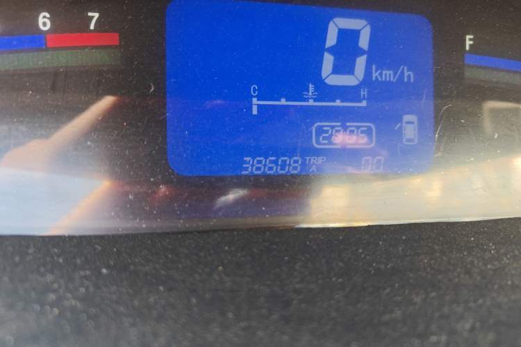Used FORTHING Joyear 2012 XL 1.5L Manual Comfort Model Odometer Close Up