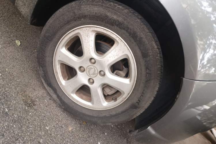 Used FORTHING Joyear 2012 XL 1.5L Manual Luxury Model Right Front Wheel Hub
