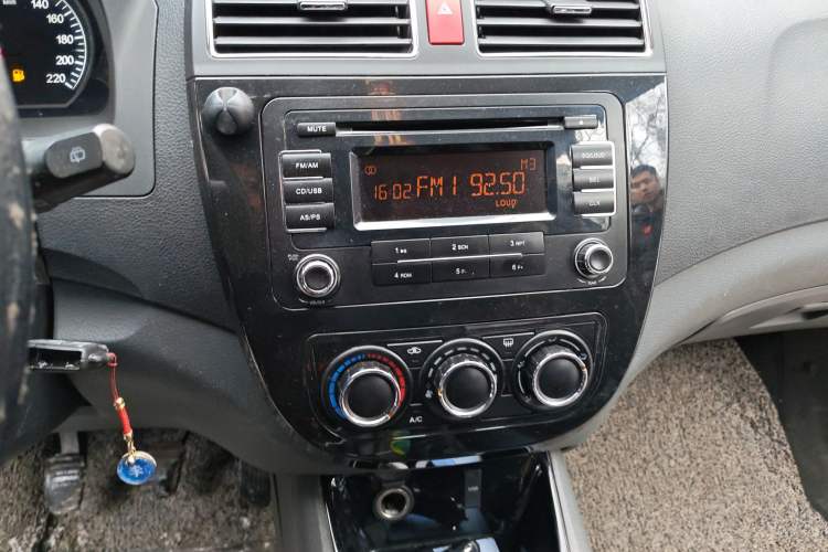 Used FORTHING Joyear 2012 LV 1.5L Manual Luxury Edition Audio And AC Panel