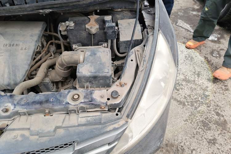 Used FORTHING Joyear 2012 LV 1.5L Manual Luxury Edition Engine Bay Left