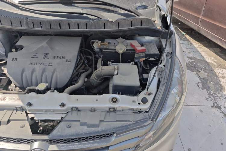 Used FORTHING Joyear 2012 LV 1.5L AMT Luxury Version Engine Bay Left