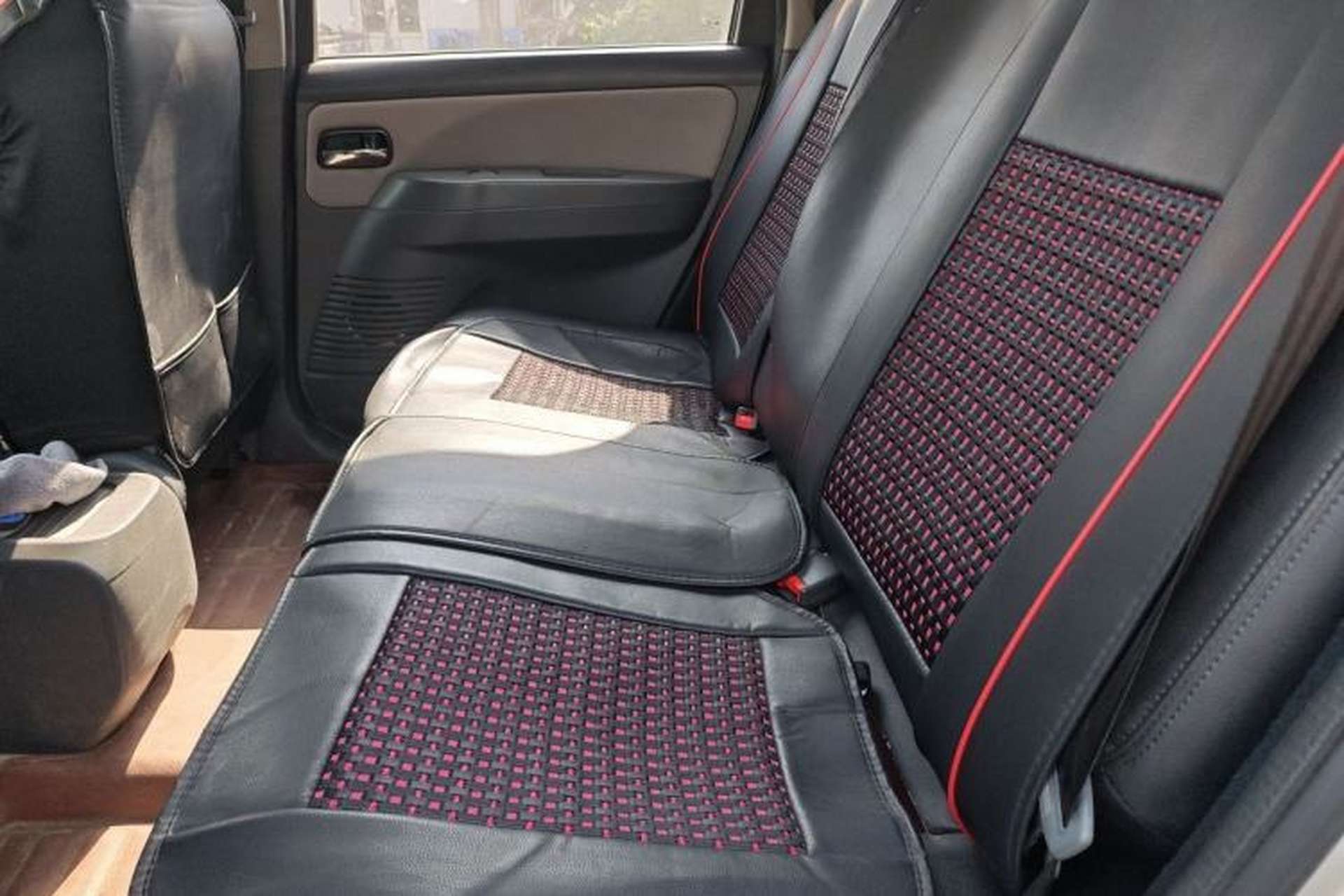 Used FORTHING Joyear 2012 LV 1.5L AMT Luxury Version Left Rear Seat