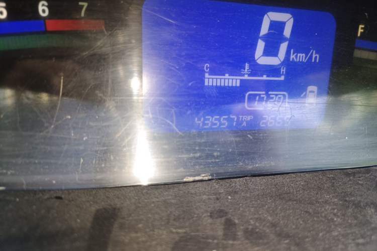 Used FORTHING Joyear 2012 XL 1.5L Manual Luxury Model Odometer Close Up