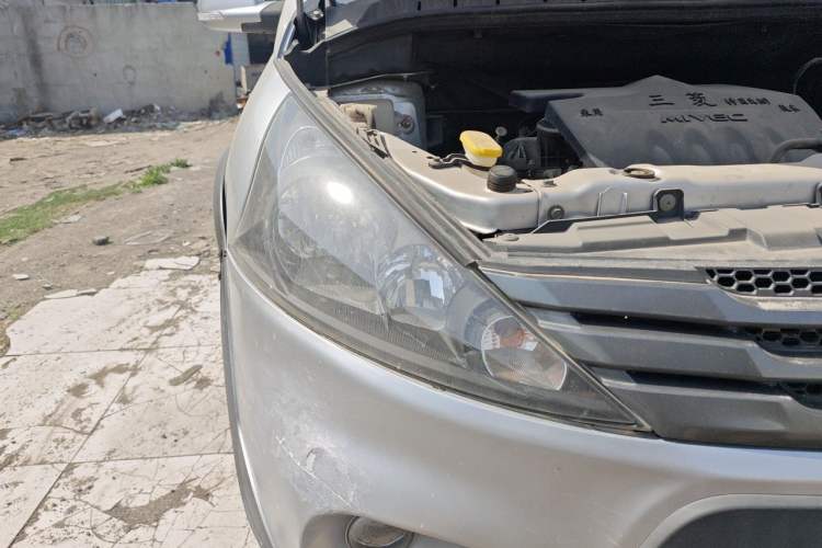 Used FORTHING Joyear 2012 LV 1.5L AMT Luxury Version Right Front Headlight