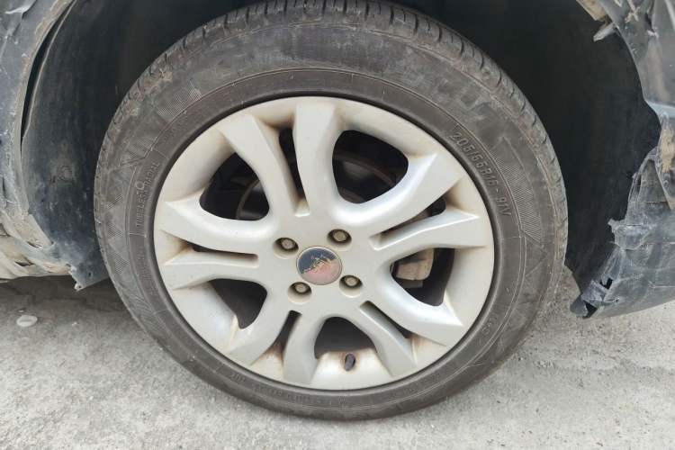 Used FORTHING Joyear 2012 LV 1.5L Manual Luxury Edition Right Front Wheel Hub