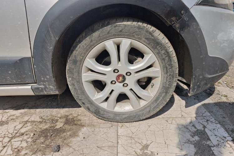 Used FORTHING Joyear 2012 LV 1.5L AMT Luxury Version Right Front Wheel Hub