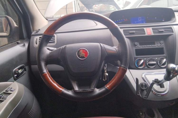 Used FORTHING Joyear 2012 LV 1.5L AMT Luxury Version Steering Wheel
