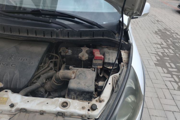 Used FORTHING Joyear 2012 LV 1.5L AMT Luxury Version Engine Bay Left