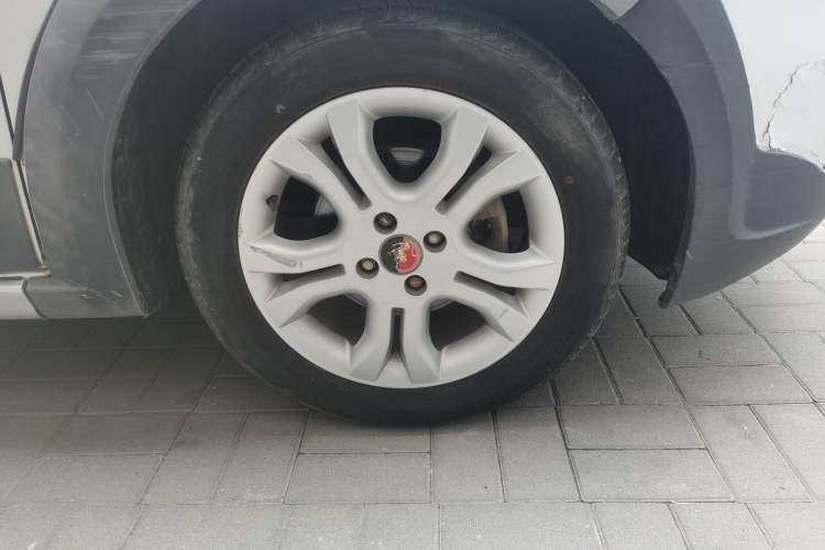 Used FORTHING Joyear 2012 LV 1.5L AMT Luxury Version Right Front Wheel Hub