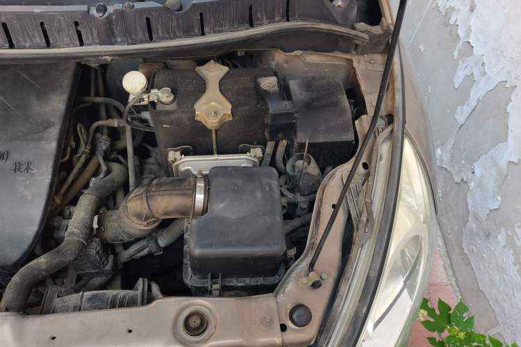 Used FORTHING Joyear 2012 LV 1.5L Manual Luxury Edition Engine Bay Left