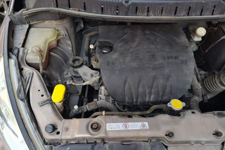 Used FORTHING Joyear 2012 LV 1.5L Manual Luxury Edition Engine Bay Right