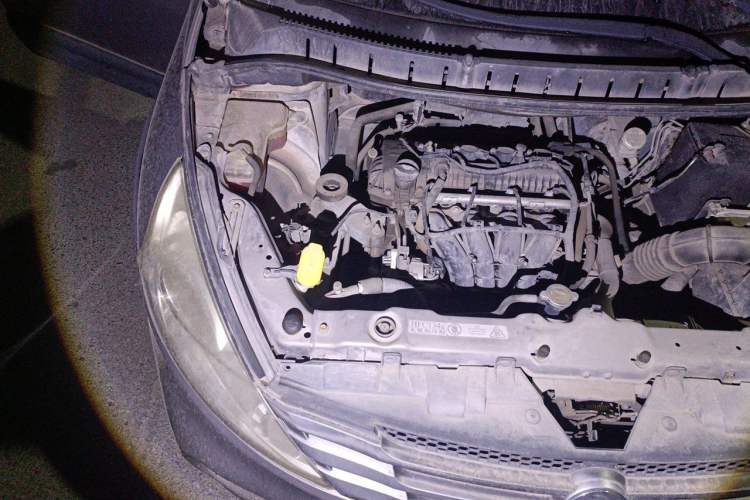 Used FORTHING Joyear 2012 LV 1.5L Manual Luxury Edition Engine Bay Right