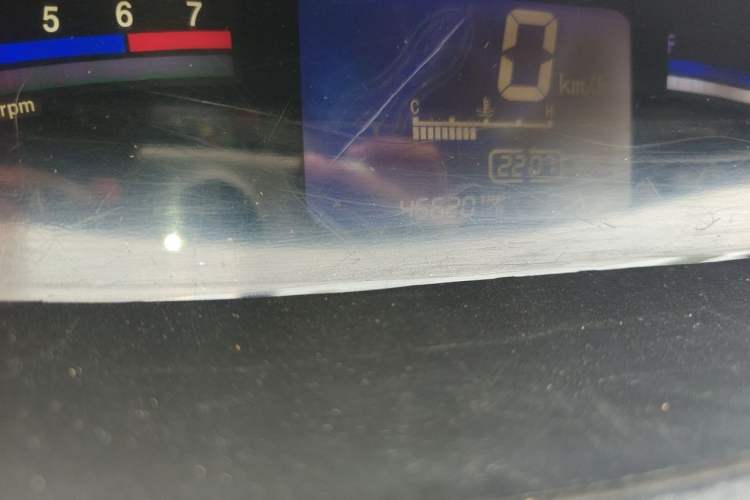 Used FORTHING Joyear 2012 XL 1.5L Manual Comfort Model Odometer Close Up