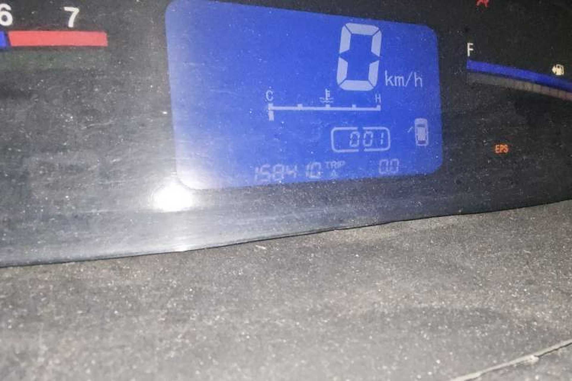Used FORTHING Joyear 2012 XL 1.5L Manual Luxury Model Odometer Close Up