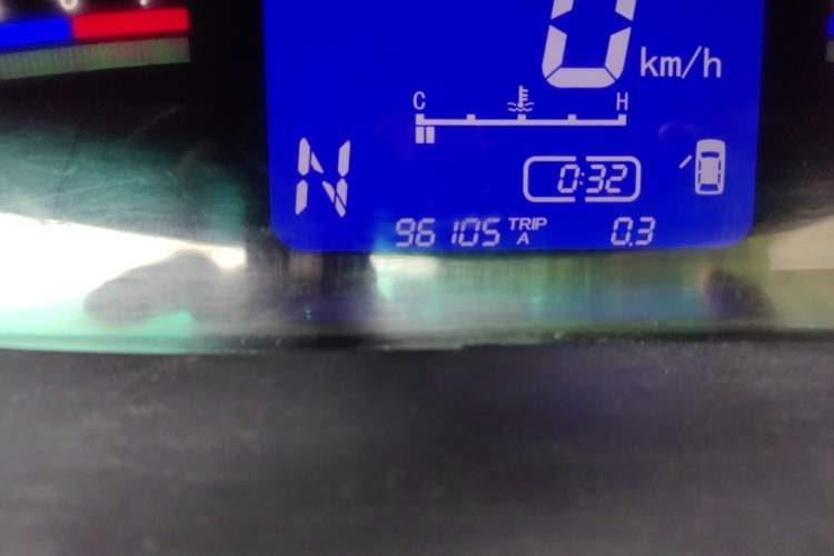 Used FORTHING Joyear 2012 LV 1.5L AMT Luxury Version Odometer Close Up