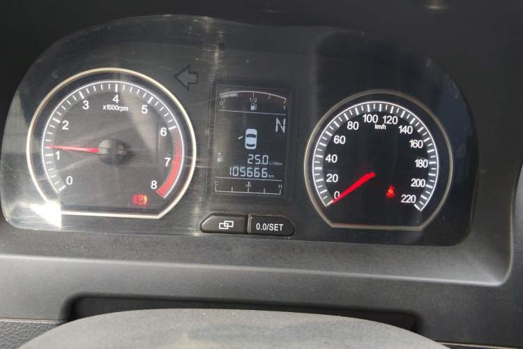 Used FORTHING Joyear 2012 LV 1.5L AMT Luxury Version Odometer Close Up