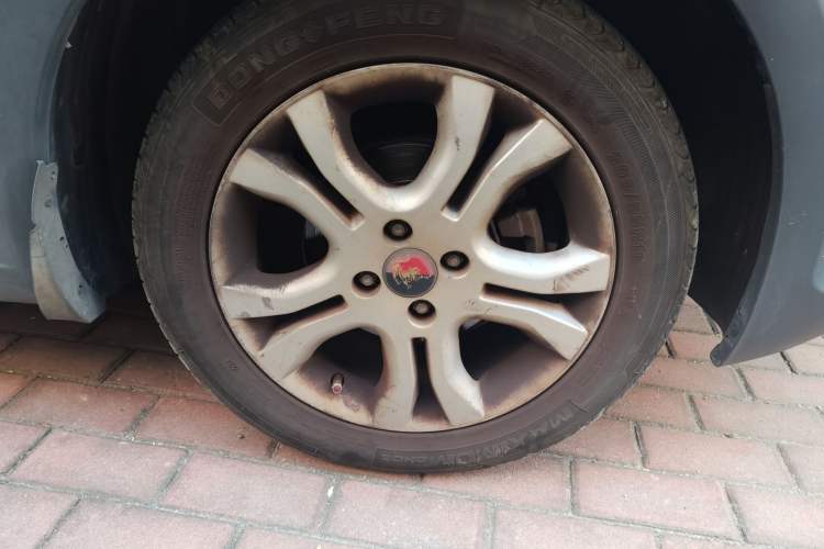 Used FORTHING Joyear 2012 LV 1.5L Manual Luxury Edition Right Front Wheel Hub