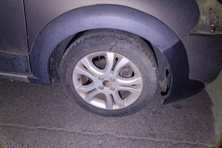 Used FORTHING Joyear 2012 LV 1.5L Manual Luxury Edition Right Front Wheel Hub