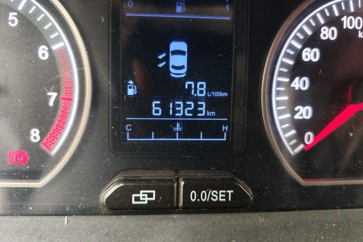 Used FORTHING Joyear 2014 XL Facelift 1.5L Manual Comfort Model Odometer Close Up