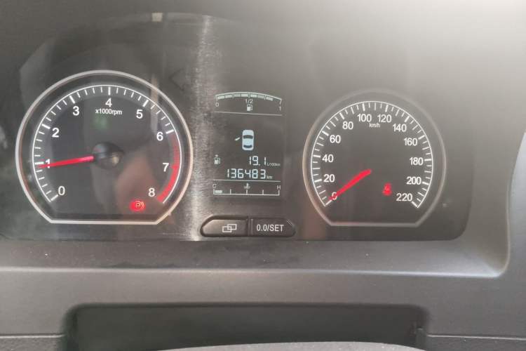 Used FORTHING Joyear 2014 LV 1.5L Manual Luxury Model China IV Standard Odometer Close Up