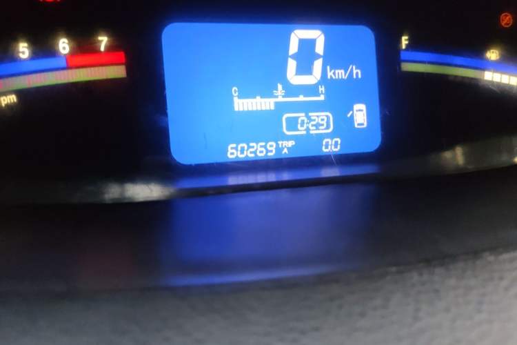 Used FORTHING Joyear 2014 XL 1.5L Manual Comfort Model China IV Standard Odometer Close Up
