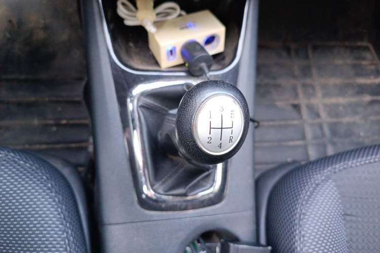Used FORTHING Joyear 2014 LV Facelift 1.5L Manual Luxury Model Gear Lever