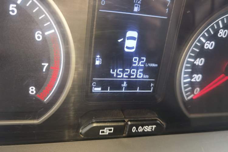 Used FORTHING Joyear 2014 XL Facelift 1.5L Manual Comfort Model Odometer Close Up