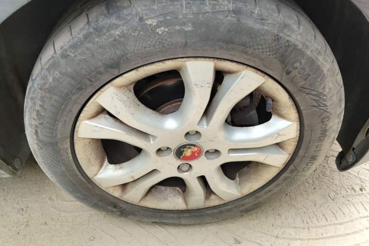Used FORTHING Joyear 2014 LV Facelift 1.5L Manual Luxury Model Right Front Wheel Hub