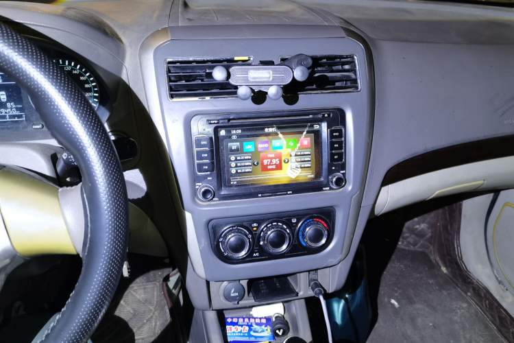 Used FORTHING Joyear S50 2014 1.5L Manual Luxury Model Audio And AC Panel
