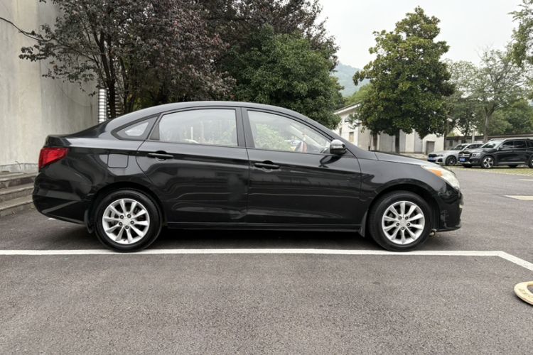 Used FORTHING Joyear S50 2014 1.5L Manual Luxury Model Exterior 4