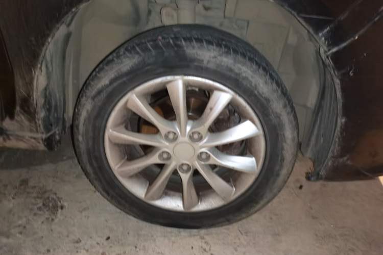 Used FORTHING Joyear S50 2014 1.5L Manual Luxury Model Right Front Wheel Hub